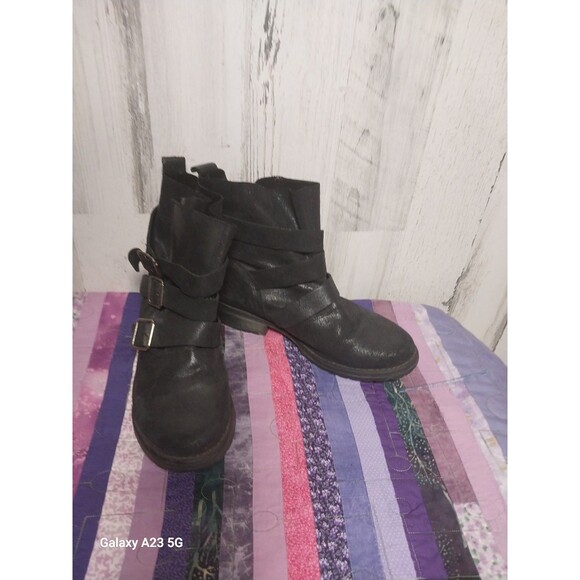 Steve Madden COLONY Leather Black Booties Moto Biker Boots 3 Buckles ~ Size 9 M - Picture 1 of 9